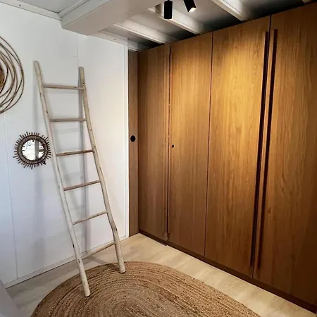 For Four Guests Near بيت للعطل *